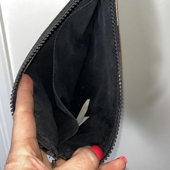 Lululemon Large Wristlet/Pouch - Picture 5 of 6